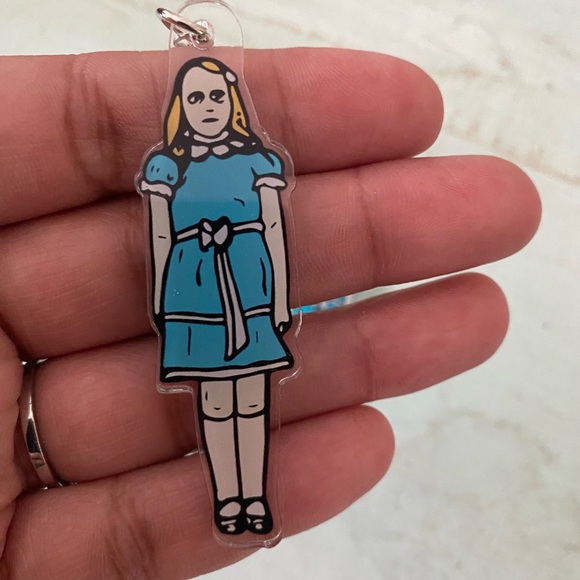 ⭐️The Shining twins Acrylic earrings - Picture 2 of 5